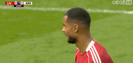 2026世界杯直播app-利物浦1-0阿森纳,索博斯洛伊任意球破门,埃基蒂克进球被吹