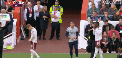 2026世界杯直播app-利物浦1-0阿森纳,索博斯洛伊任意球破门,埃基蒂克进球被吹