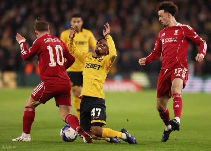 2026世界杯手机观看-利物浦续约上演“冰与火”:新核已定,“冠军腰”却悬了?|麦卡利斯特|赫拉芬贝赫|格拉文贝尔奇|阿根廷世界杯|安菲尔德球场_新浪体育_新浪新闻