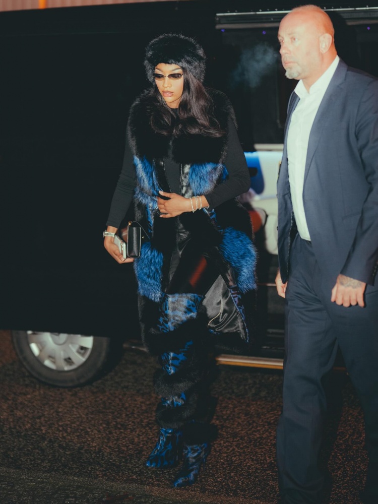 2026世界杯手机观看-头号男友粉！WNBA球星里斯本土看不过瘾 还到欧洲看柏林赛