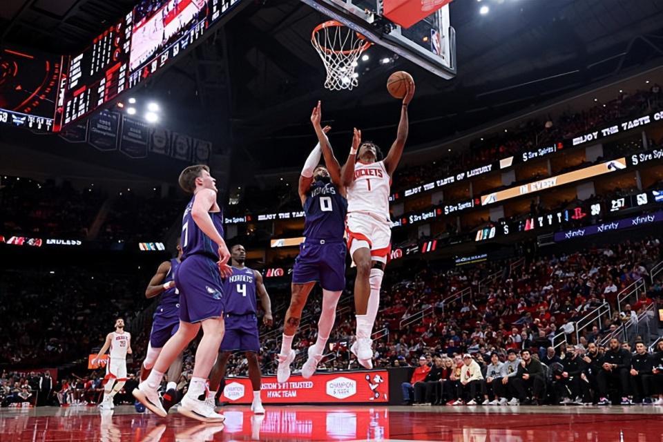 2026世界杯直播app-后场新星根本不适合打控卫，结果火箭竟然还不引进一名组织者？